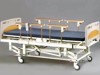 Tempat Tidur Otomatis dengan Pergantian Posisi dan Pemukulan/ Tempat Tidur Pencegah Luka Akibat Tekanan